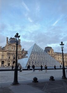 Louvre Museum Paris Travel Guide 2026 – History & Visitor Tips Louvre Museum Paris